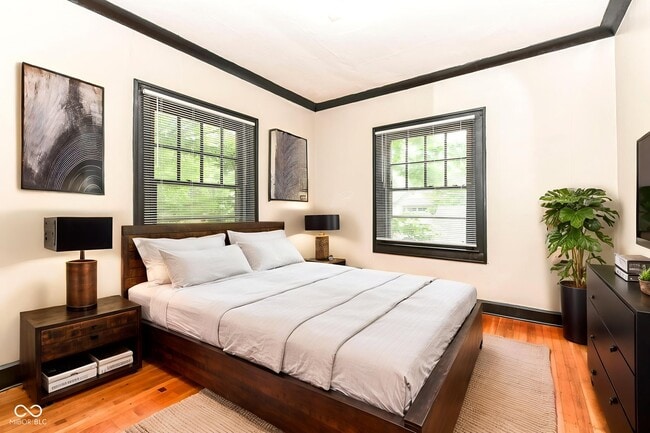 Building Photo - 590 Woodruff Pl W Dr