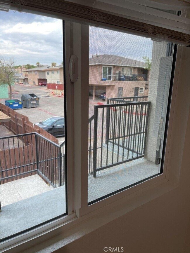 Building Photo - 1140 Deseret Ave