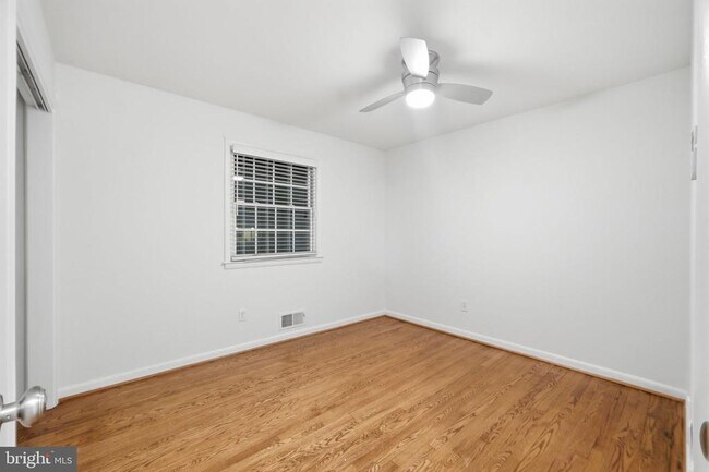 Building Photo - 808 Cottonwood Dr