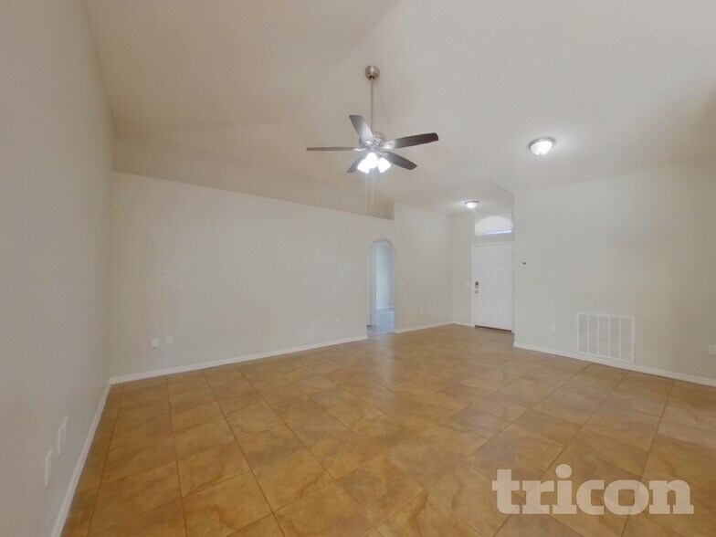 Building Photo - 981 Yellowbird Ave