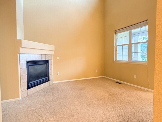 Building Photo - 12723 W Bowles Pl