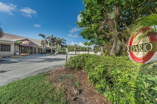 Building Photo - 917 Coquina Ln