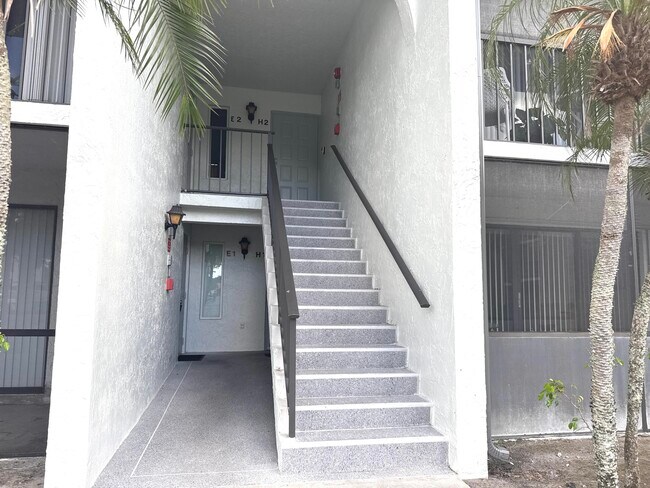 Building Photo - 1010 Green Pine Blvd