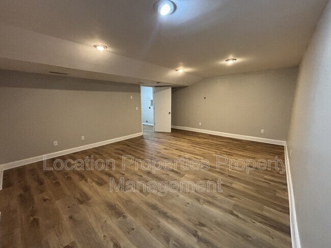 Building Photo - 1424 Applegate Ct