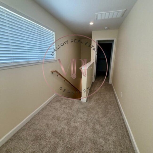 Building Photo - 1231 1/2 Eunice Dr