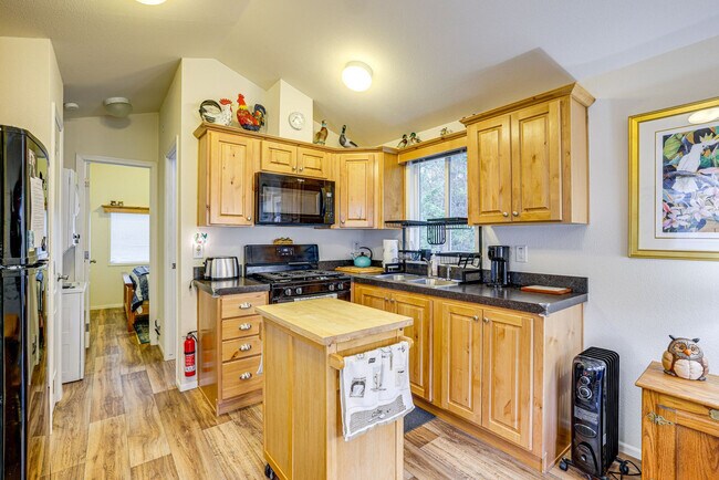Building Photo - 2591 W Jakes Rd