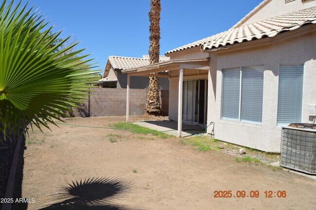 Building Photo - 4151 E Silverwood Dr