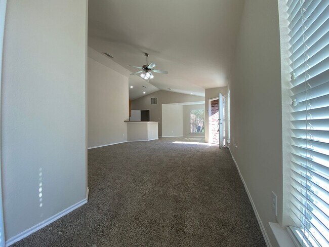 Building Photo - 2136 Ingrid Ln