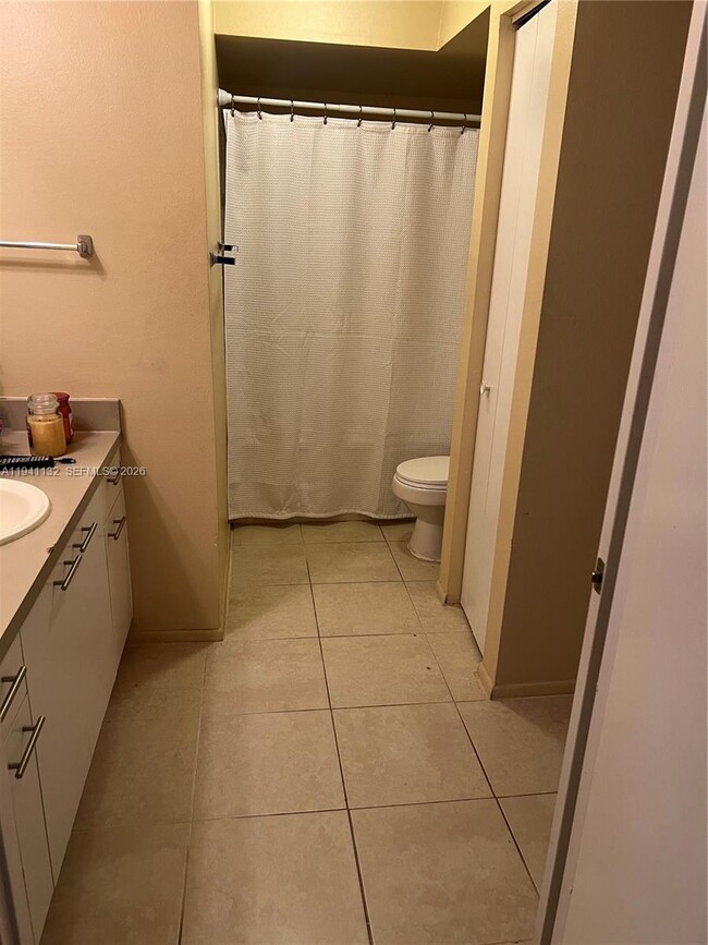 Building Photo - 4751 Via Palm Lakes