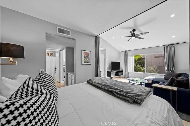 Building Photo - 1340 Cabrillo Park Dr