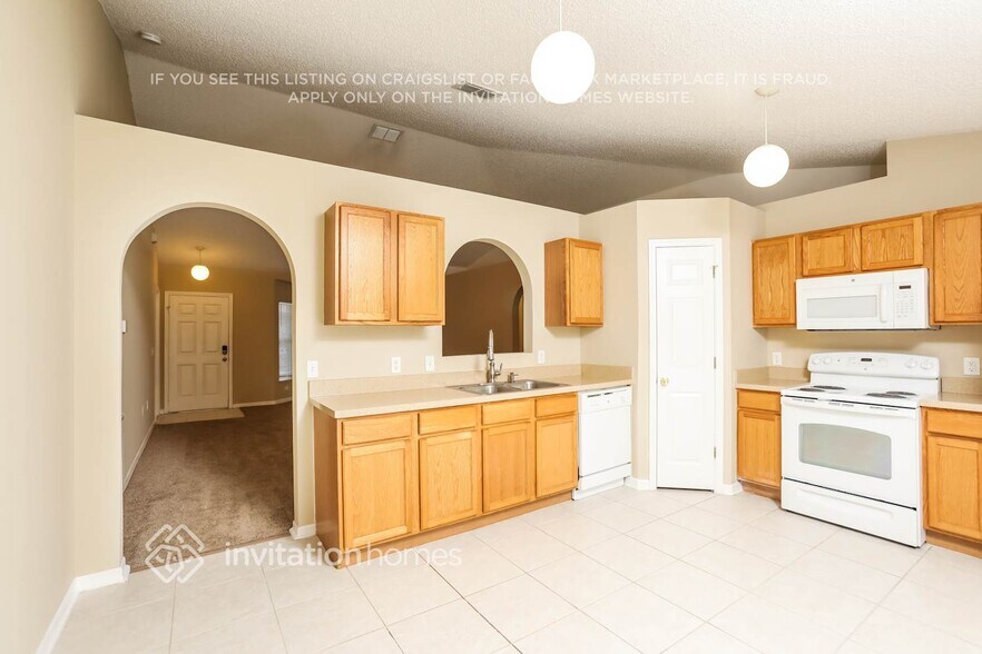 Building Photo - 2589 Auburndale St