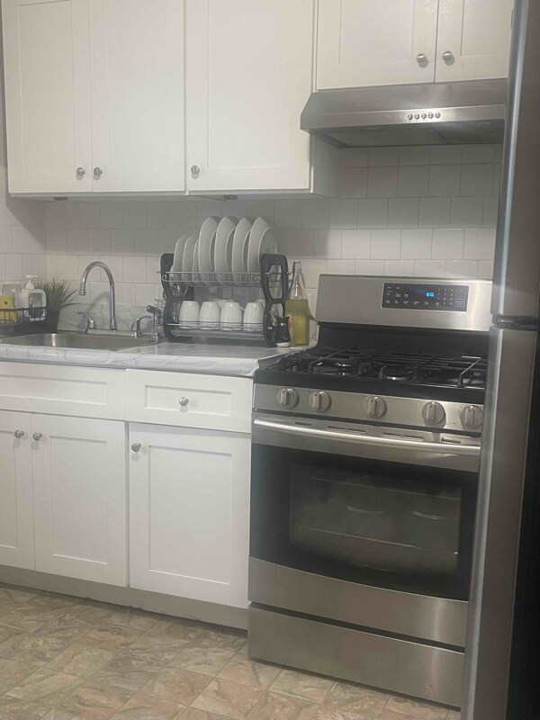 Building Photo - 214 Chamberlain Ave