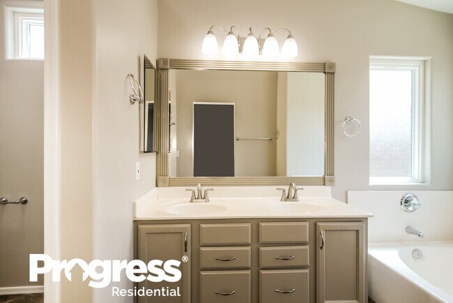 Building Photo - 2613 S Ananea
