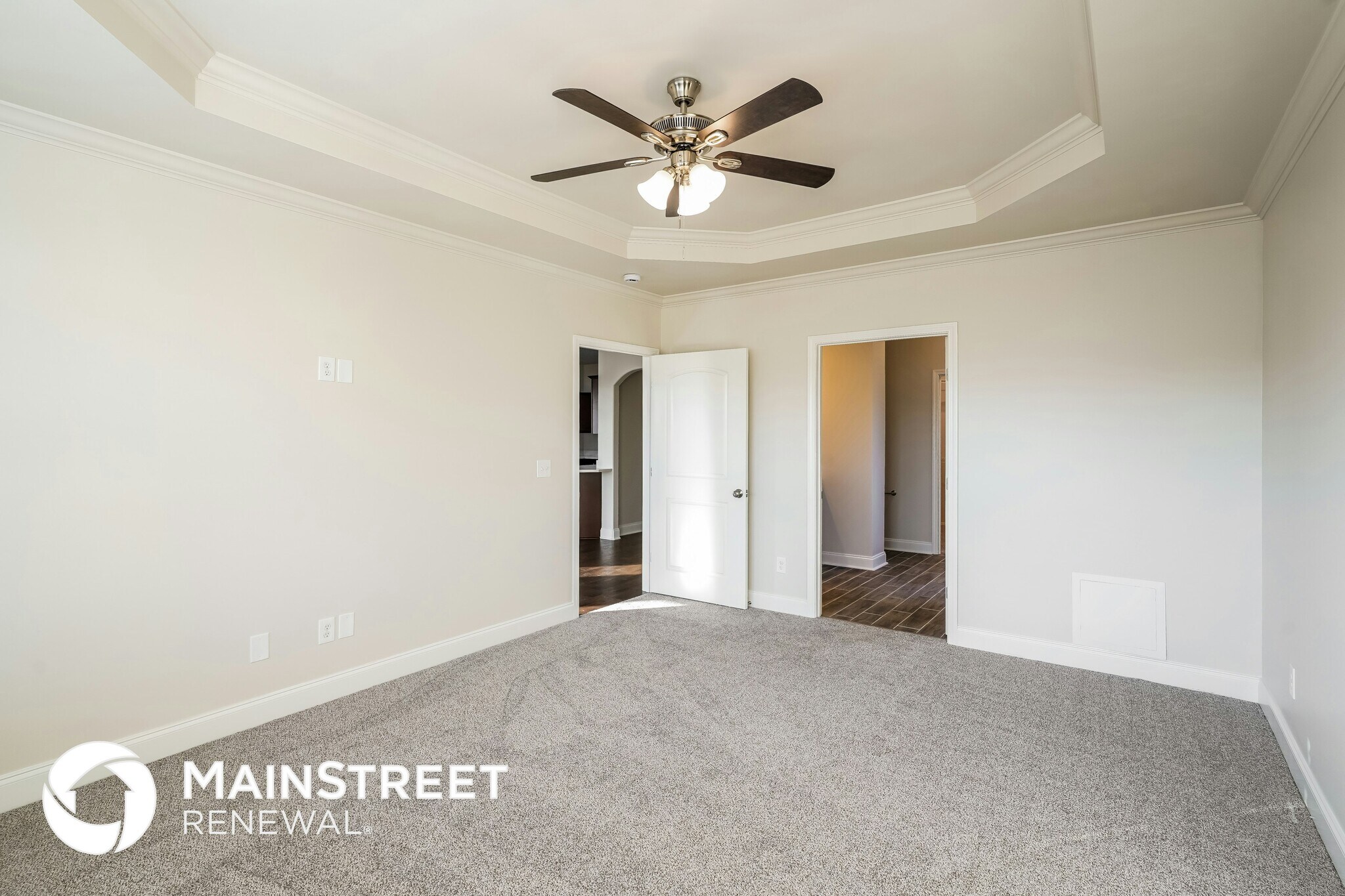 Building Photo - 1009 Ellington Dr