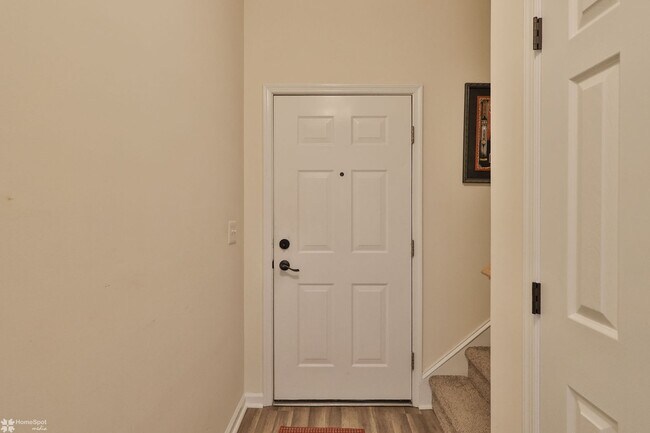 Building Photo - Bright, spacious 2-bedroom / 2-bath condo available now!