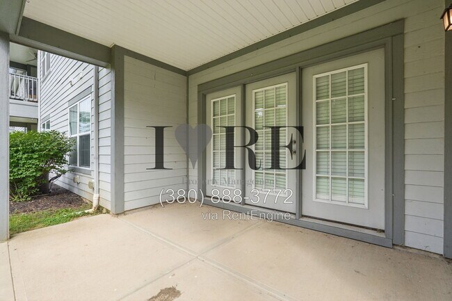 Building Photo - 600 Redwood Ln