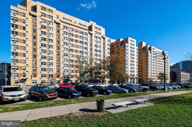 2601 Parkway Condominiums Unit 933 - 2601 Pennsylvania Ave