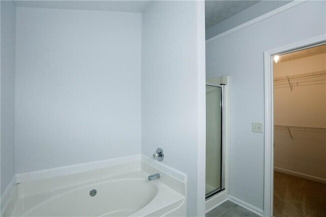 Building Photo - 3048 Kentmere Dr