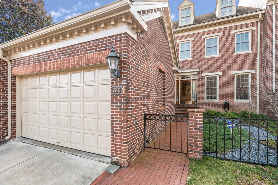 Building Photo - 7802 Hidden Meadow Ter