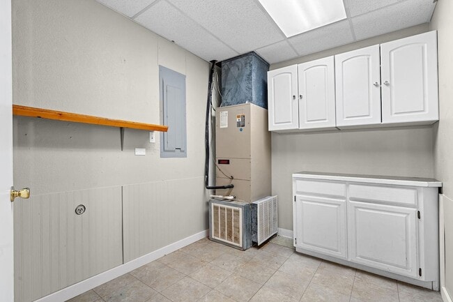 Building Photo - 1 Woodland Ave