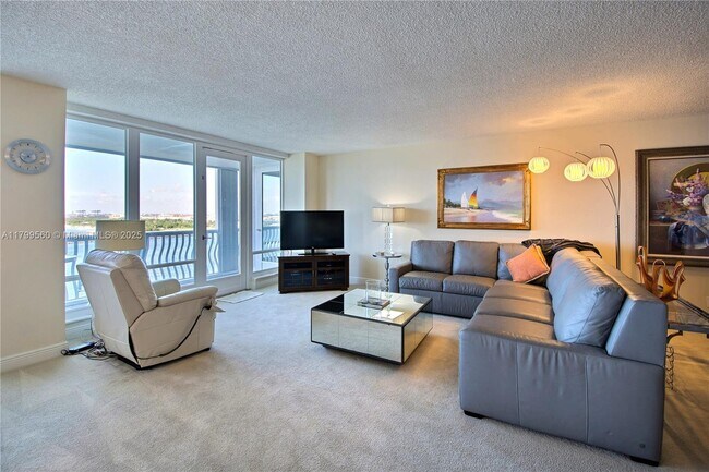 Building Photo - 2200 S Ocean Ln