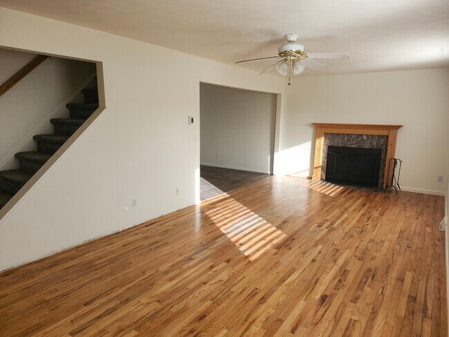 Building Photo - 11461 W 107th Pl