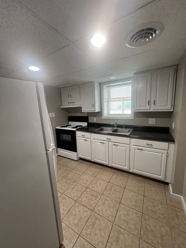 Primary Photo - 1762-1766 W Trindle Rd