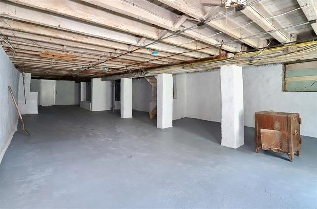 Building Photo - 166 St Pauls Ave