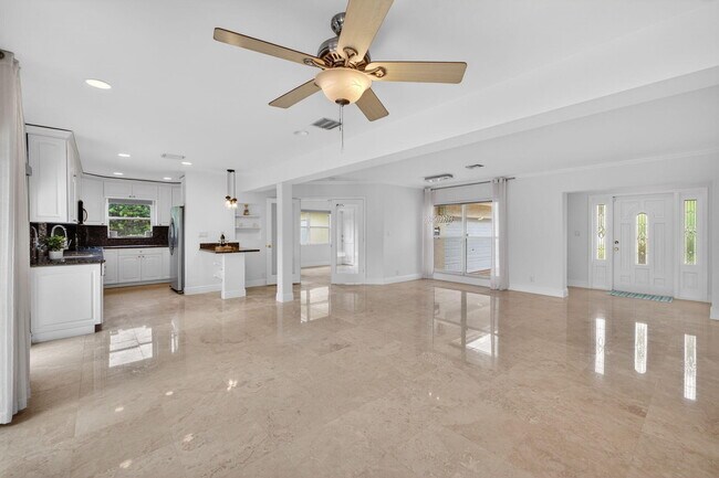 Building Photo - 2808 NE 22nd St