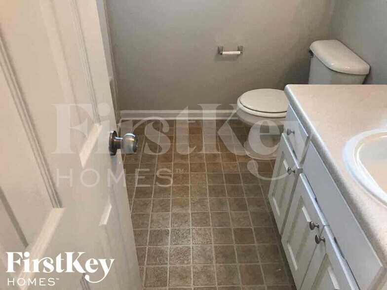 Building Photo - 8000 Burly Wood Way