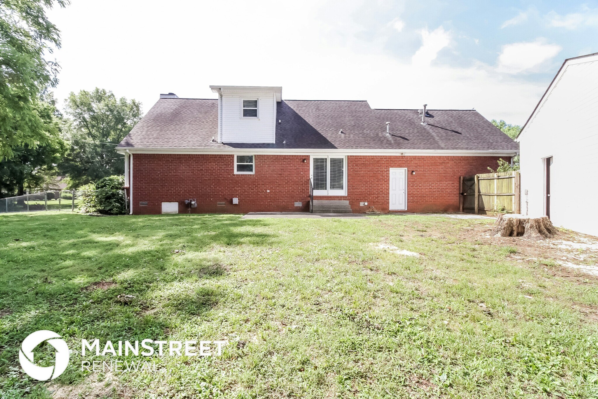 Building Photo - 2302 Miranda Dr