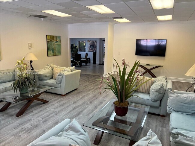 Building Photo - 13120 SW 92nd Ave