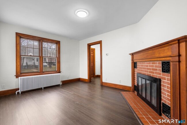 Building Photo - 37 Byrneside Ave