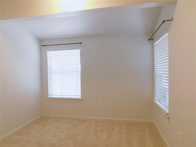 Building Photo - 705 Sun Valley Dr