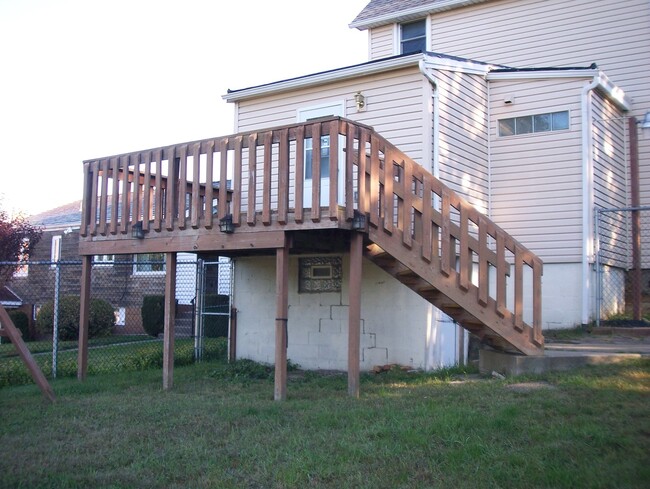 Building Photo - 2 BR, 1 1/2 Bath, 2-Story Home for Rent - ...