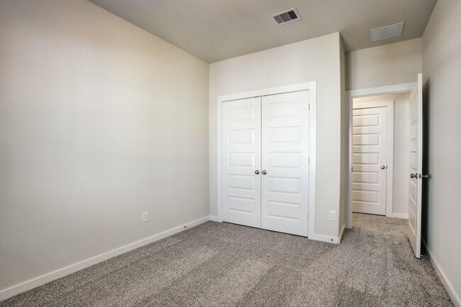 Building Photo - 629 Seabreeze Dr