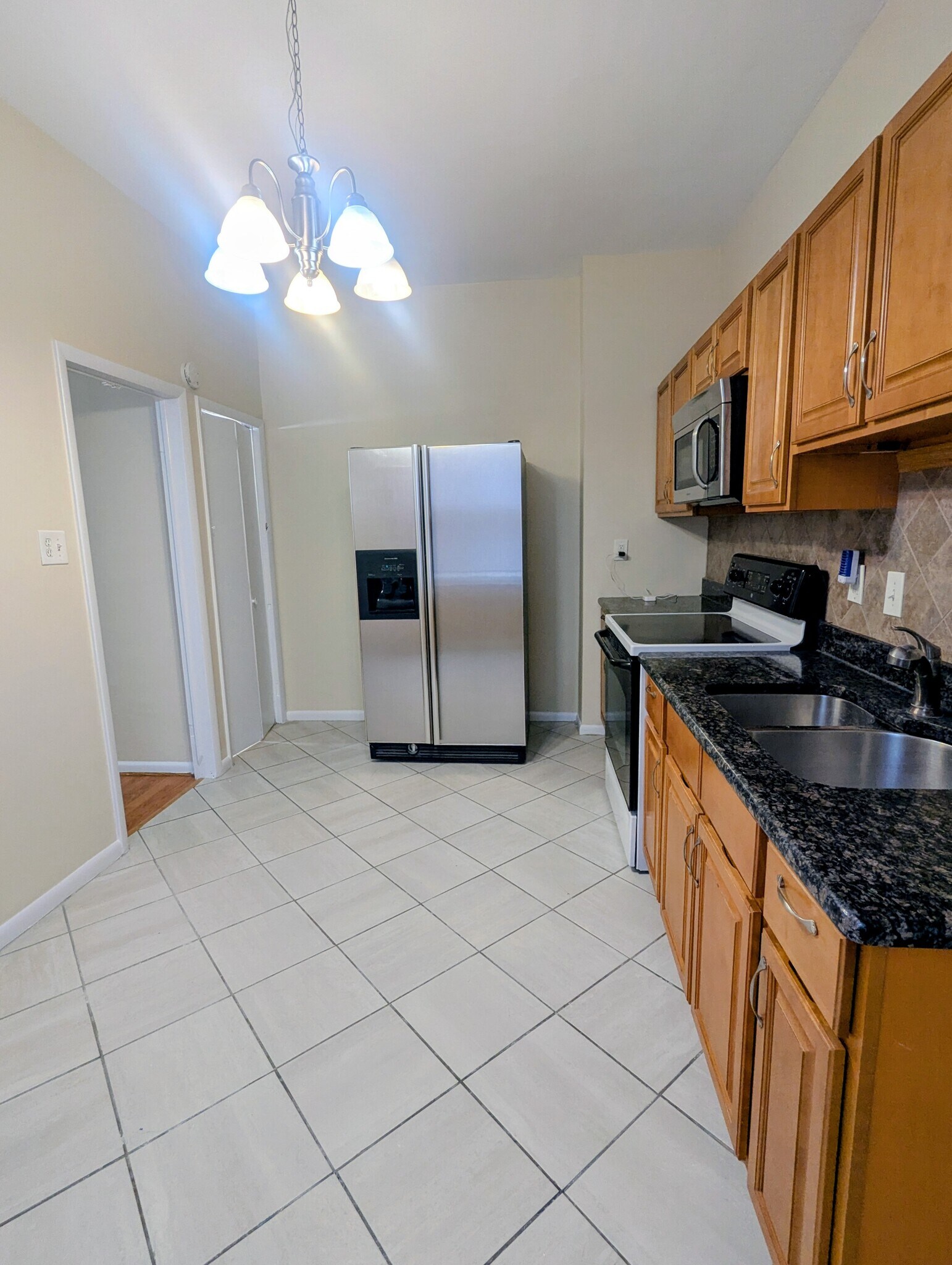 Kitchen - 7414 Montour St