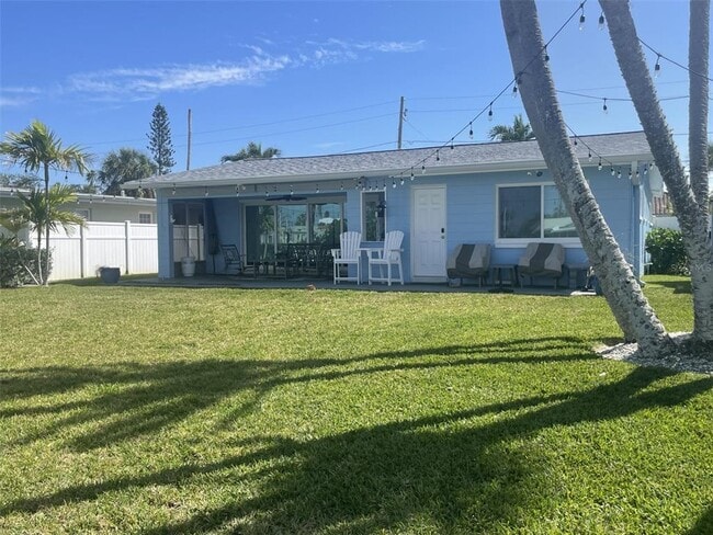 Building Photo - 15906 Redington Dr