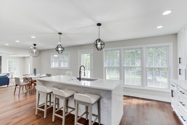 Building Photo - Fabulously Renovated 4 Bedroom, 3.5 Bathroom Home In Close in Potomac!!