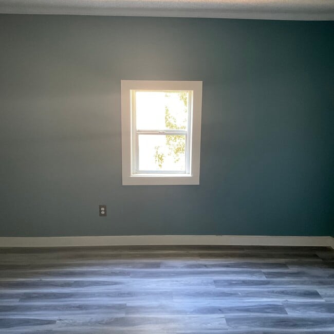 Building Photo - 409 Miller St