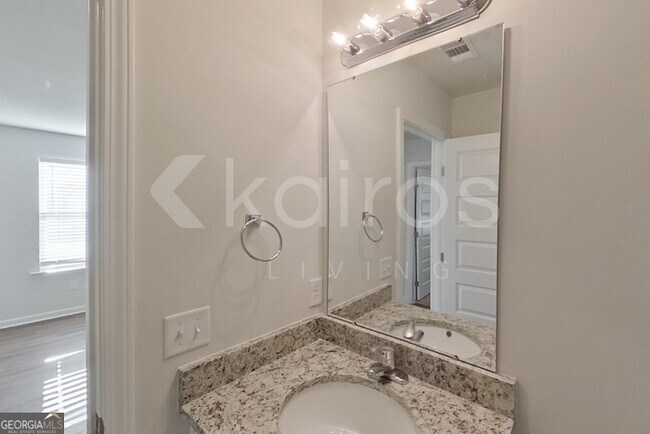 Building Photo - 137 Western Red Cedar Dr