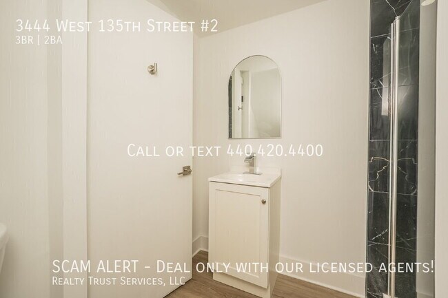 Building Photo - 3444 W 135th St