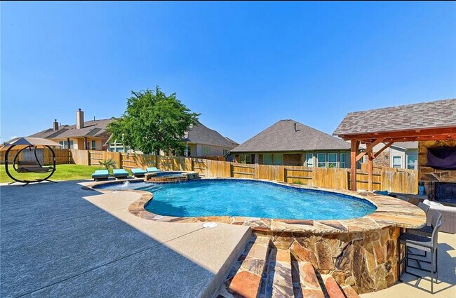 Building Photo - 104 Garner Park Cove