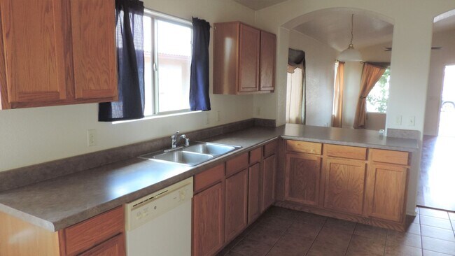 Building Photo - Chaparral Village North 3 bedroom home