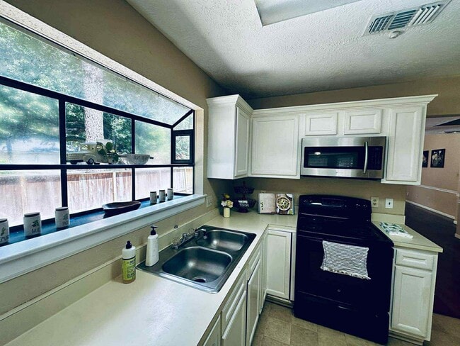 Building Photo - 78 W High Oaks Cir
