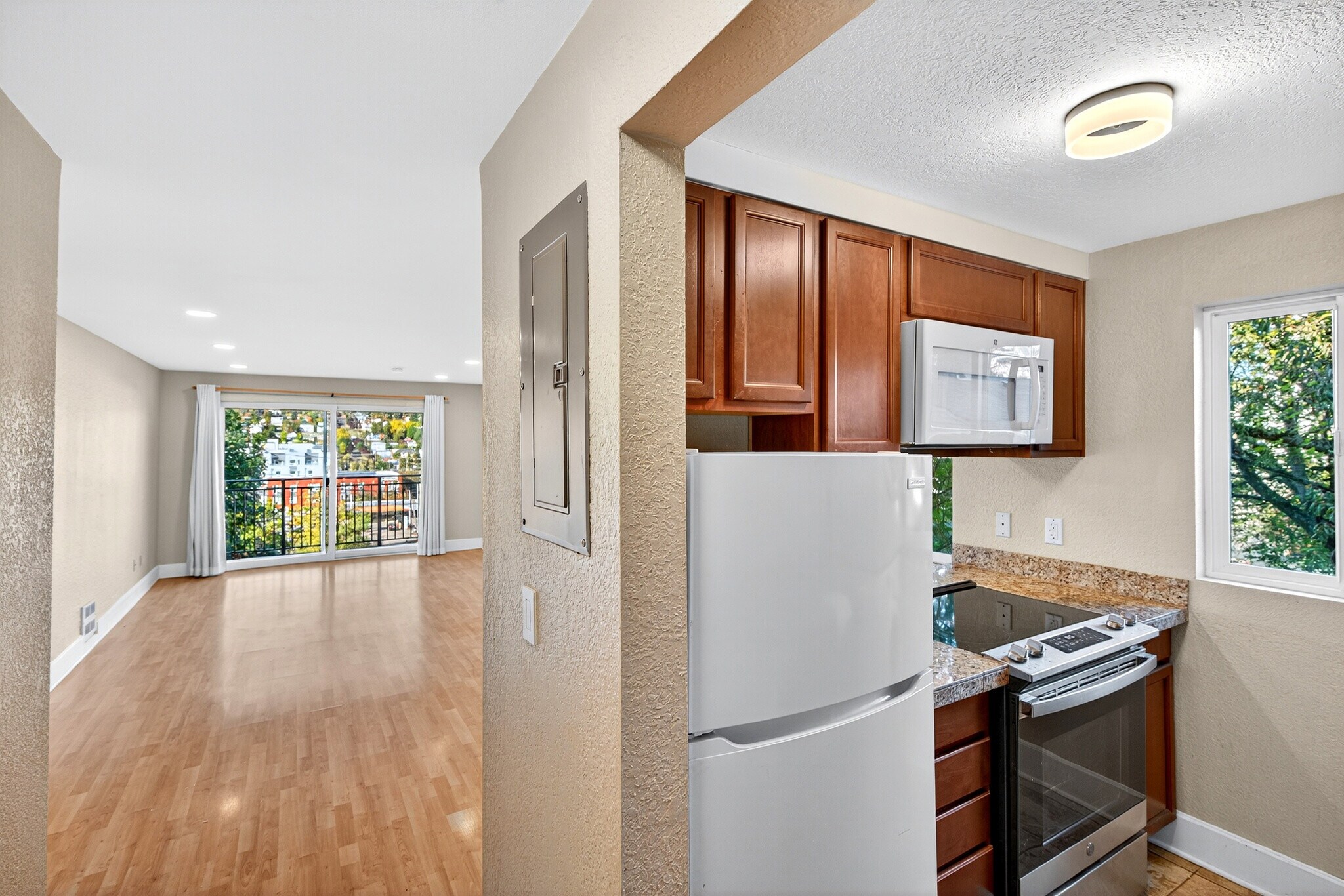 Kitchen and entry way - 3053 14th Ave W
