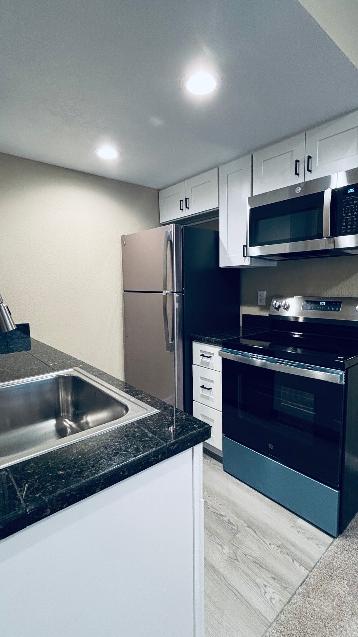 Building Photo - 9971 SE Talbert St