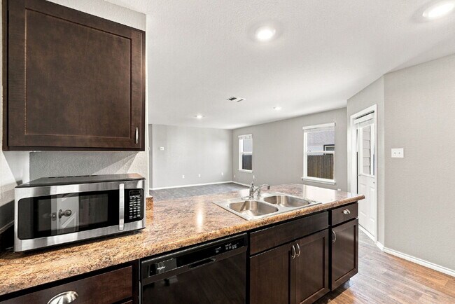 Building Photo - 8111 Autares Sq