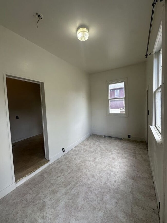 Building Photo - 1 Bed 1 Bath Apartment Close to Downtown GJ