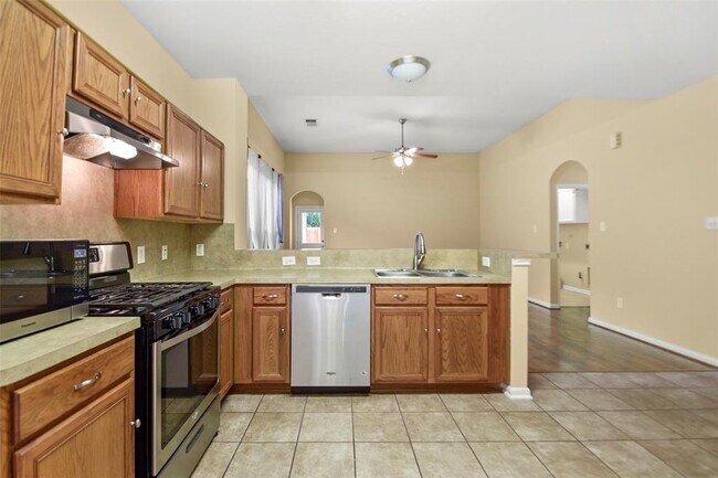 Building Photo - 12806 Pecan Shores Dr